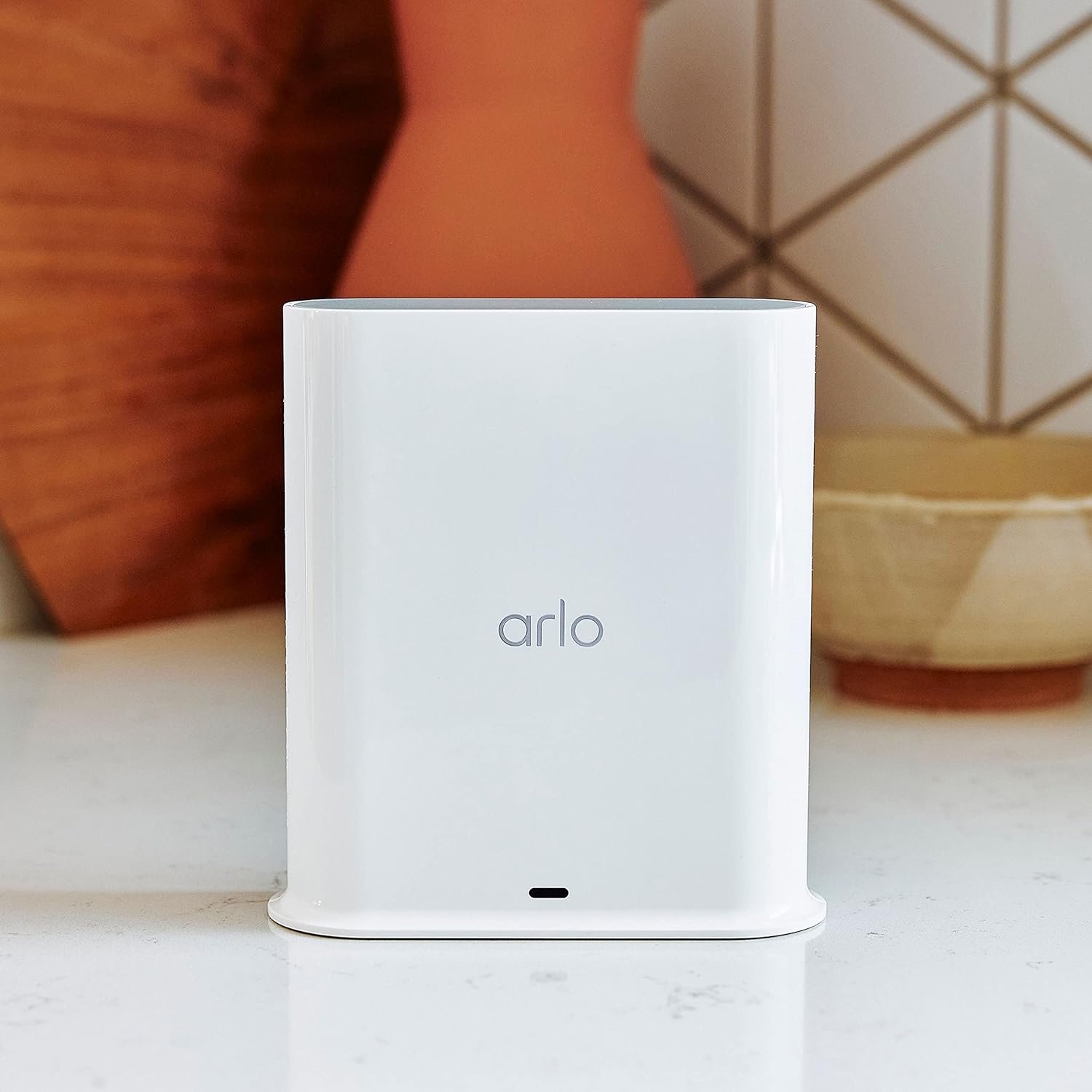 Arlo Pro SmartHub - Arlo Certified Accessory - Connects Arlo Cameras to Wi-Fi, Works with Arlo Ultra 2, Ultra, Pro 5S 2K, Pro 4, Pro 3, Pro 2, Floodlight, Essential Video Doorbell Cameras - VMB4540 Arlo Pro SmartHub - Arlo Certified Accessory - Connects Arlo Cameras to Wi-Fi, Works with Arlo Ultra 2, Ultra, Pro 5S 2K, Pro 4, Pro 3, Pro 2, Floodlight, Essential Video Doorbell Cameras - VMB4540